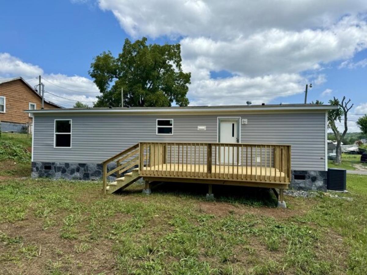 Picture of Home For Sale in Newport, Tennessee, United States