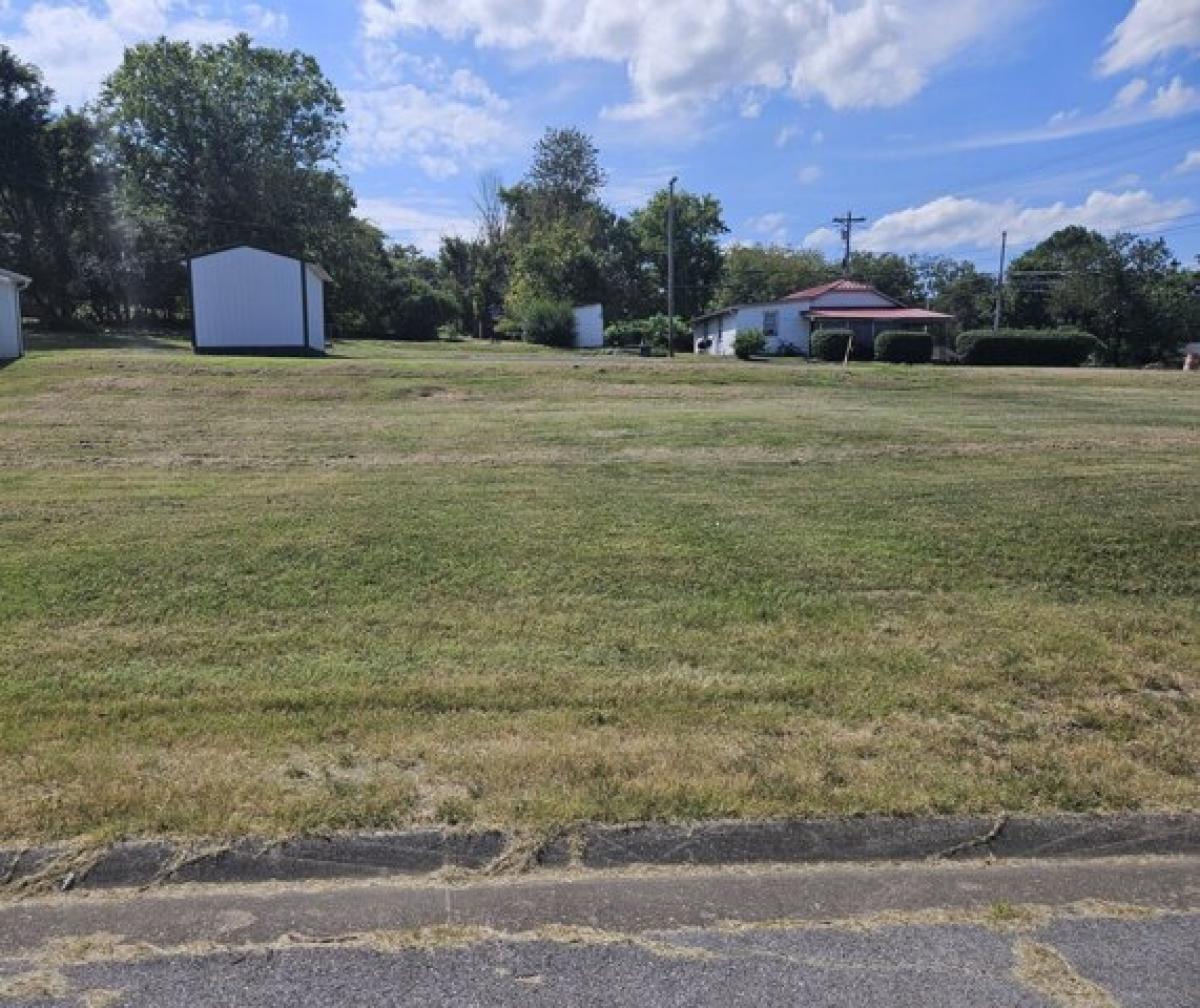 Picture of Residential Land For Sale in Hartsville, Tennessee, United States