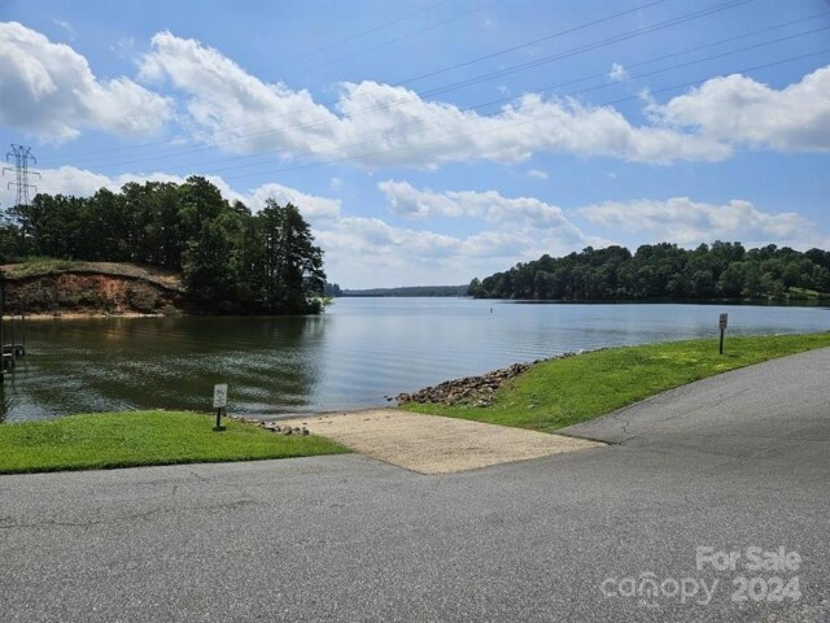 Picture of Residential Land For Sale in Stony Point, North Carolina, United States