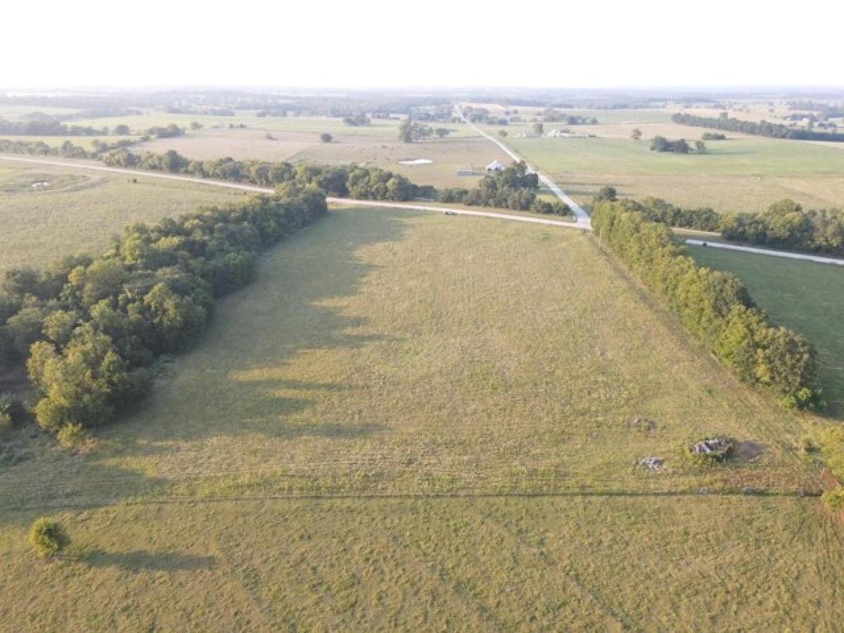 Picture of Residential Land For Sale in Walnut Grove, Missouri, United States