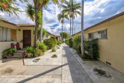 Home For Sale in Inglewood, California