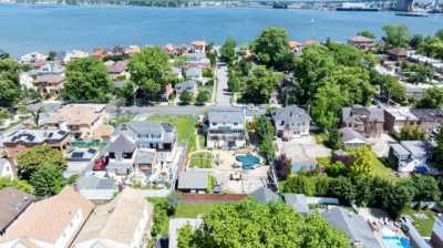 Home For Sale in Whitestone, New York