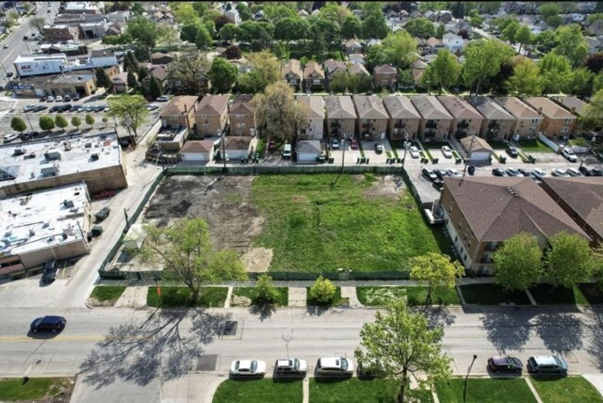 Picture of Residential Land For Sale in Berwyn, Illinois, United States