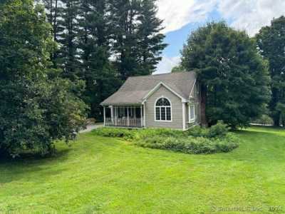 Home For Sale in Haddam, Connecticut