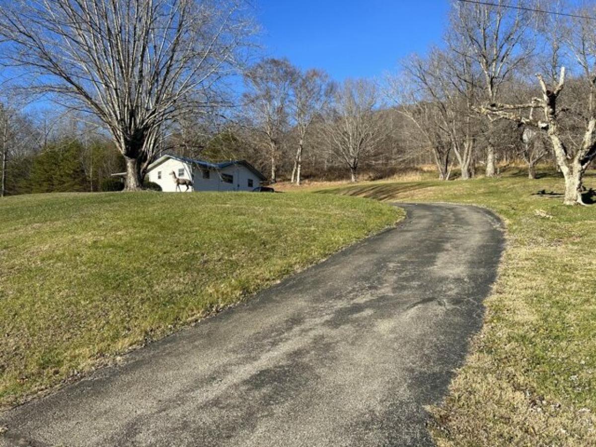 Picture of Home For Sale in Vanceburg, Kentucky, United States