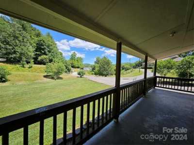 Home For Sale in Burnsville, North Carolina