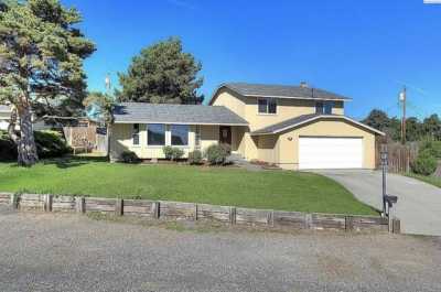 Home For Sale in Kennewick, Washington