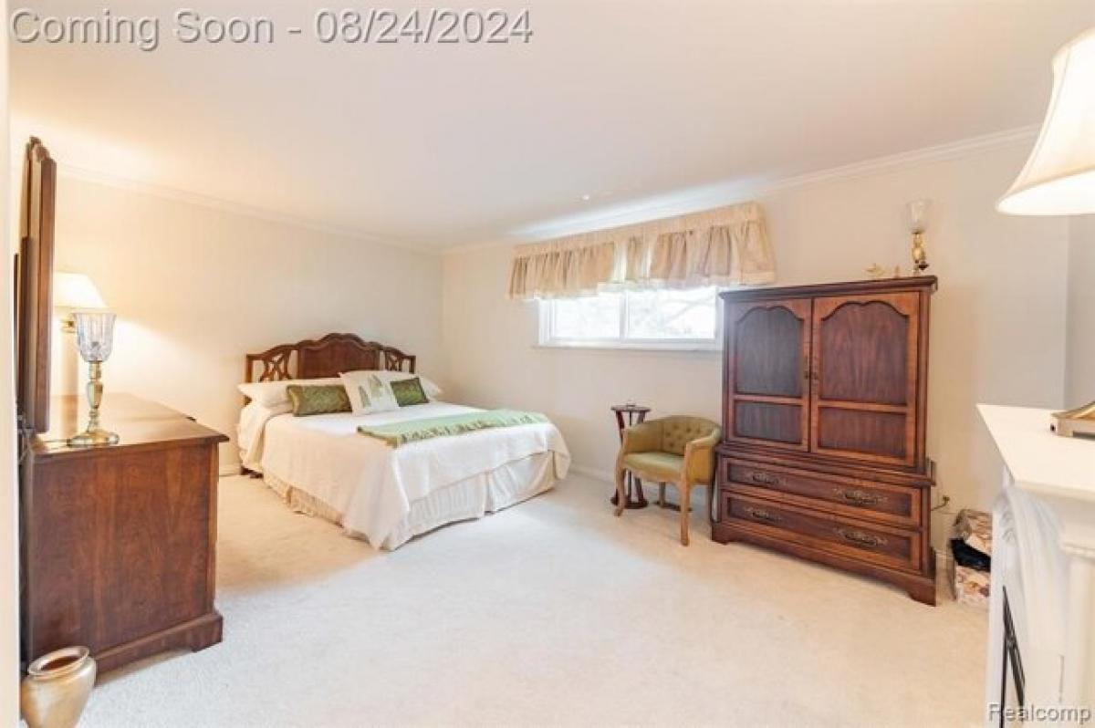 Picture of Home For Sale in Woodhaven, Michigan, United States