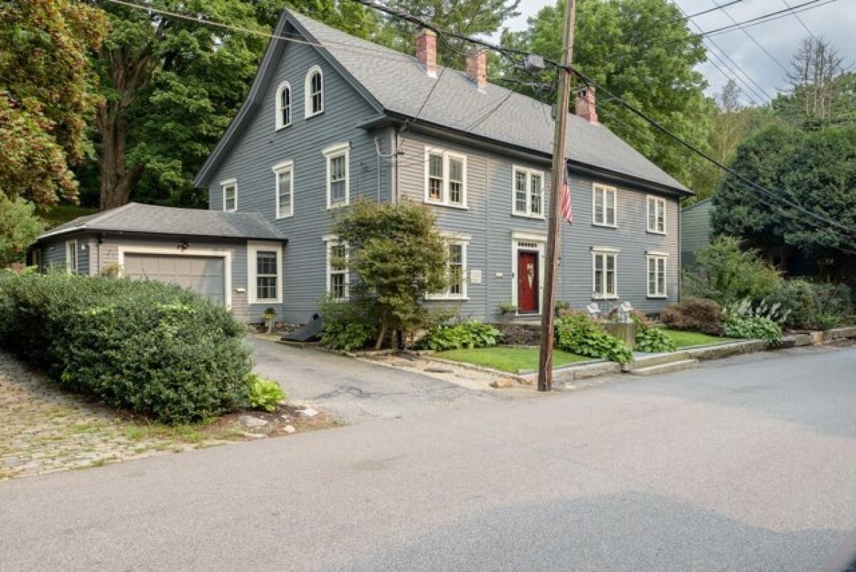 Picture of Home For Sale in Norwich, Connecticut, United States