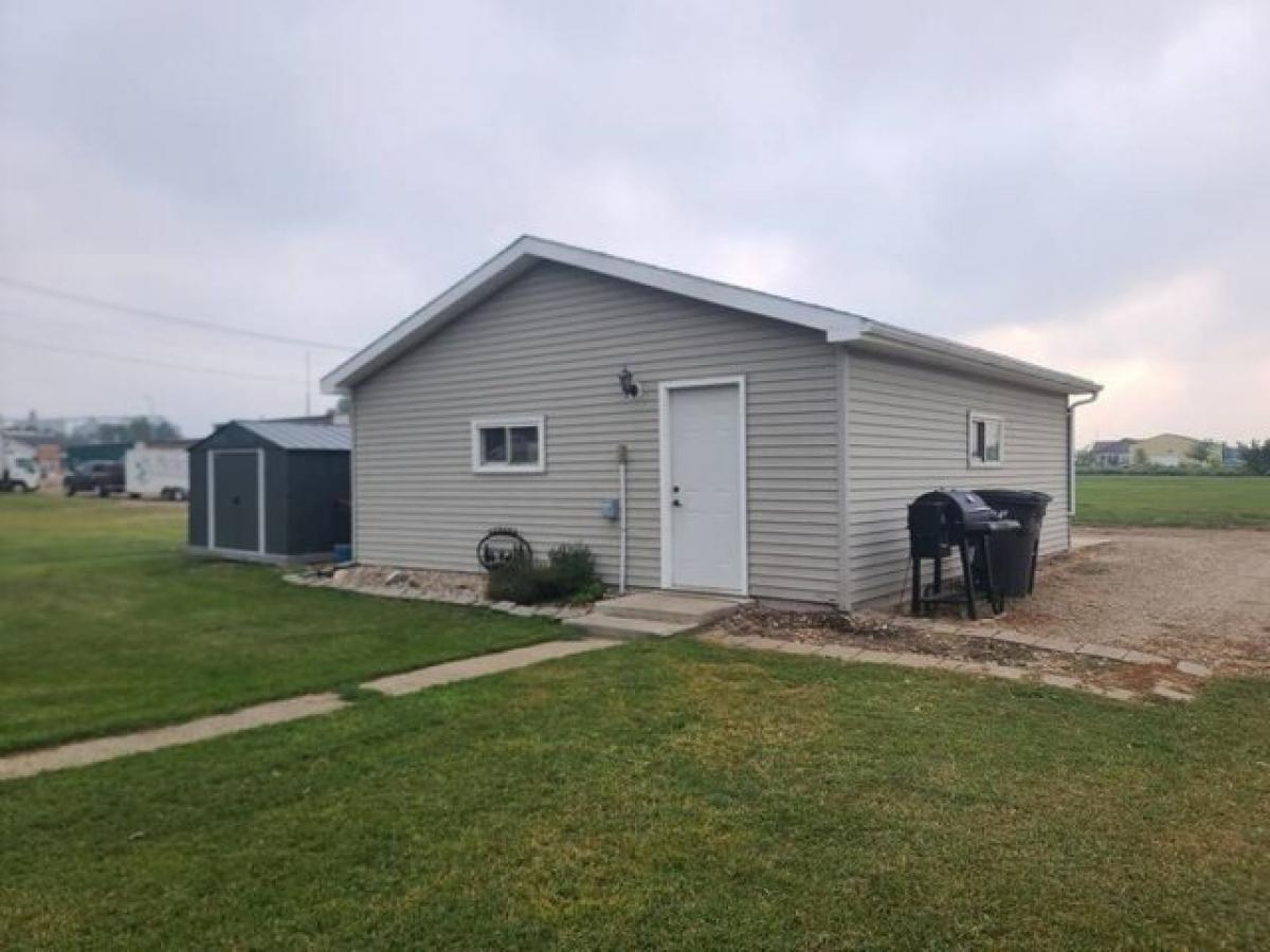 Picture of Home For Sale in Bottineau, North Dakota, United States