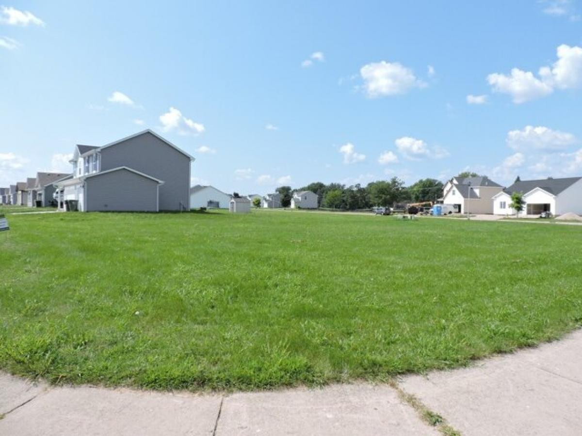 Picture of Residential Land For Sale in Delavan, Wisconsin, United States