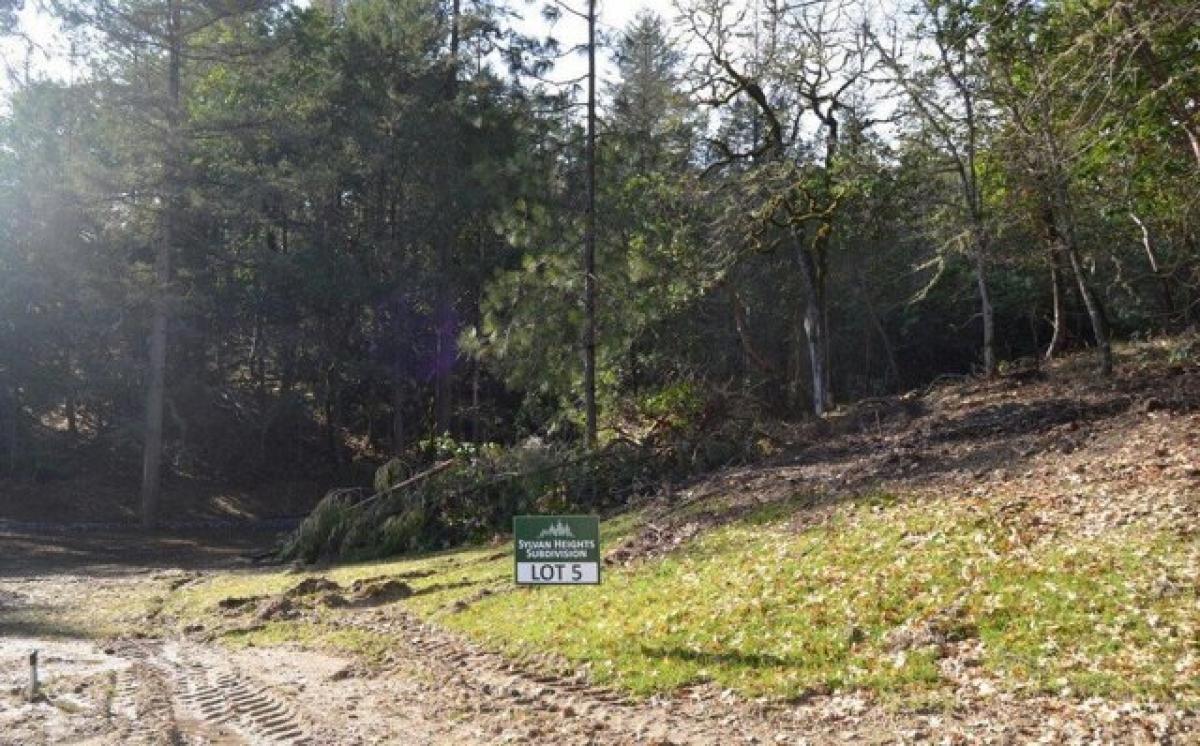 Picture of Residential Land For Sale in Grants Pass, Oregon, United States