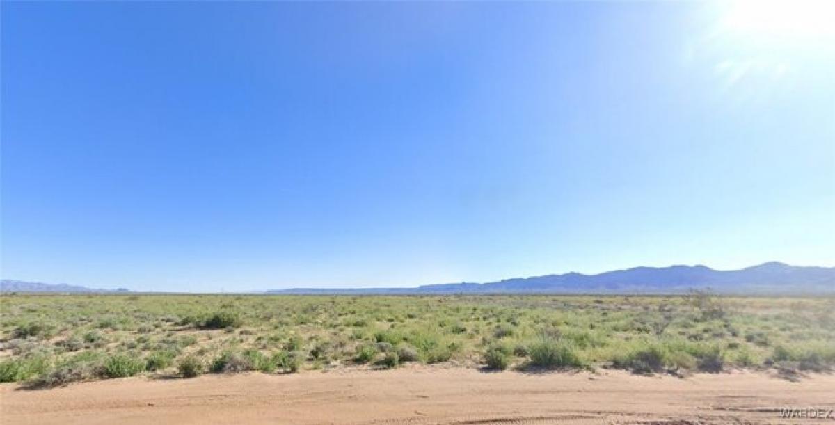 Picture of Residential Land For Sale in Golden Valley, Arizona, United States