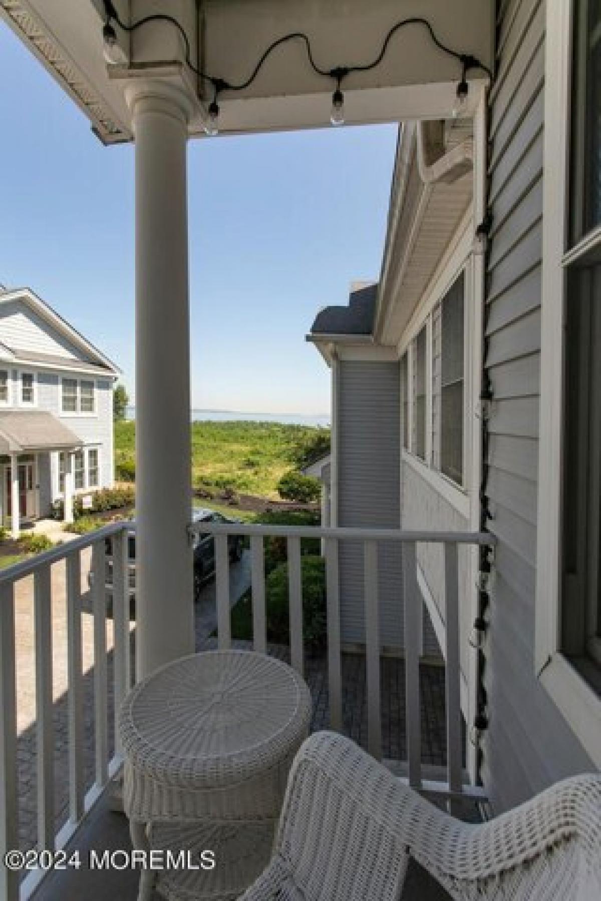 Picture of Home For Sale in Port Monmouth, New Jersey, United States