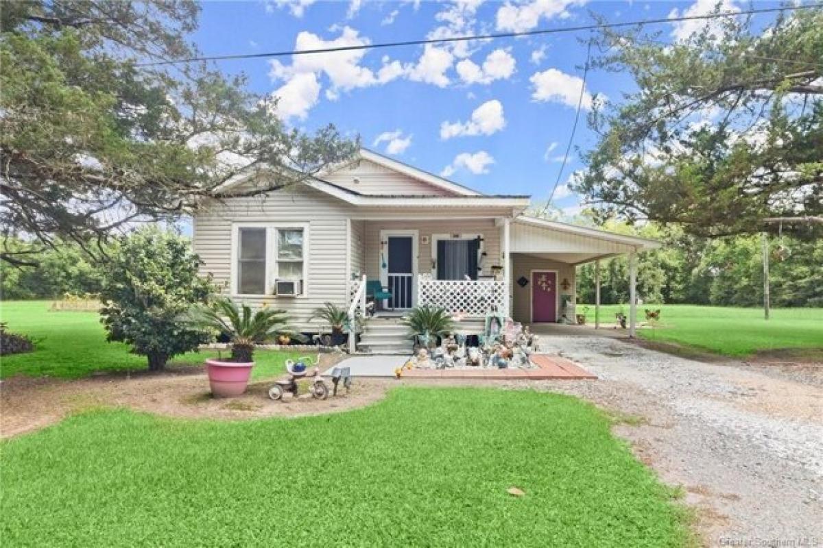 Picture of Home For Sale in Oberlin, Louisiana, United States