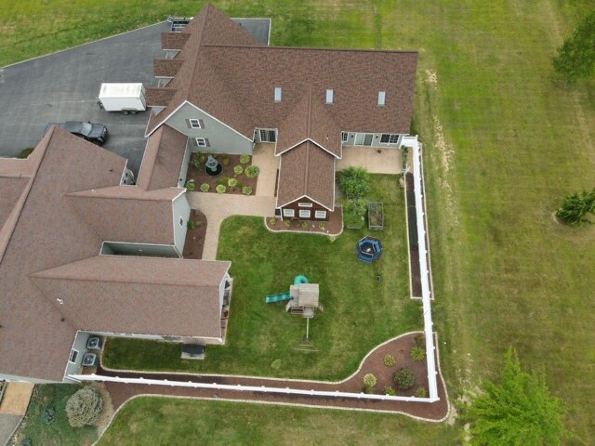 Picture of Home For Sale in Franklin, Pennsylvania, United States