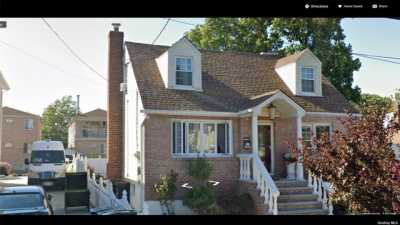 Home For Sale in Springfield Gardens, New York