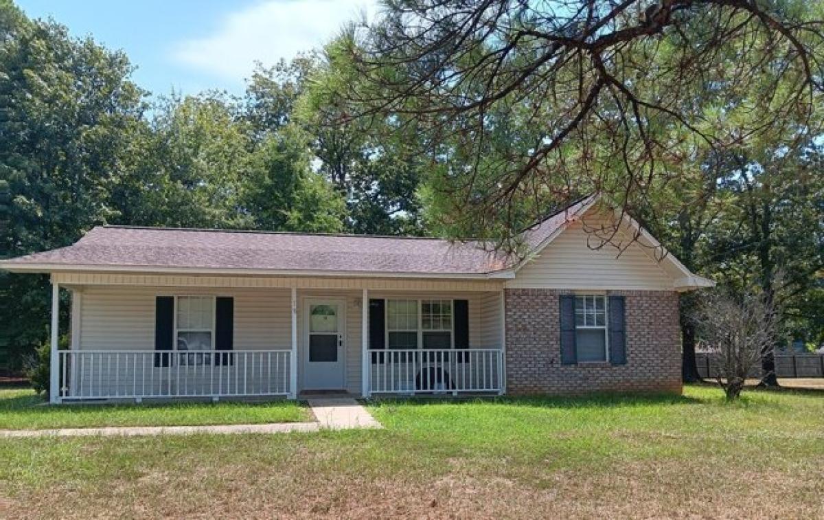 Picture of Home For Sale in West Point, Mississippi, United States