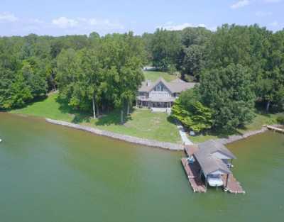 Home For Sale in Moneta, Virginia