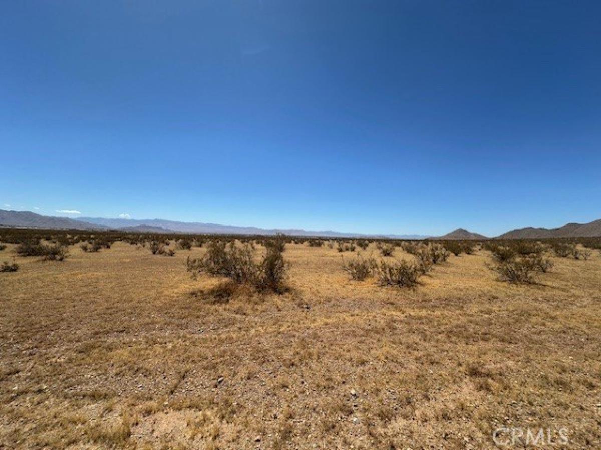 Picture of Residential Land For Sale in Apple Valley, California, United States