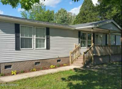 Home For Sale in Midway Park, North Carolina