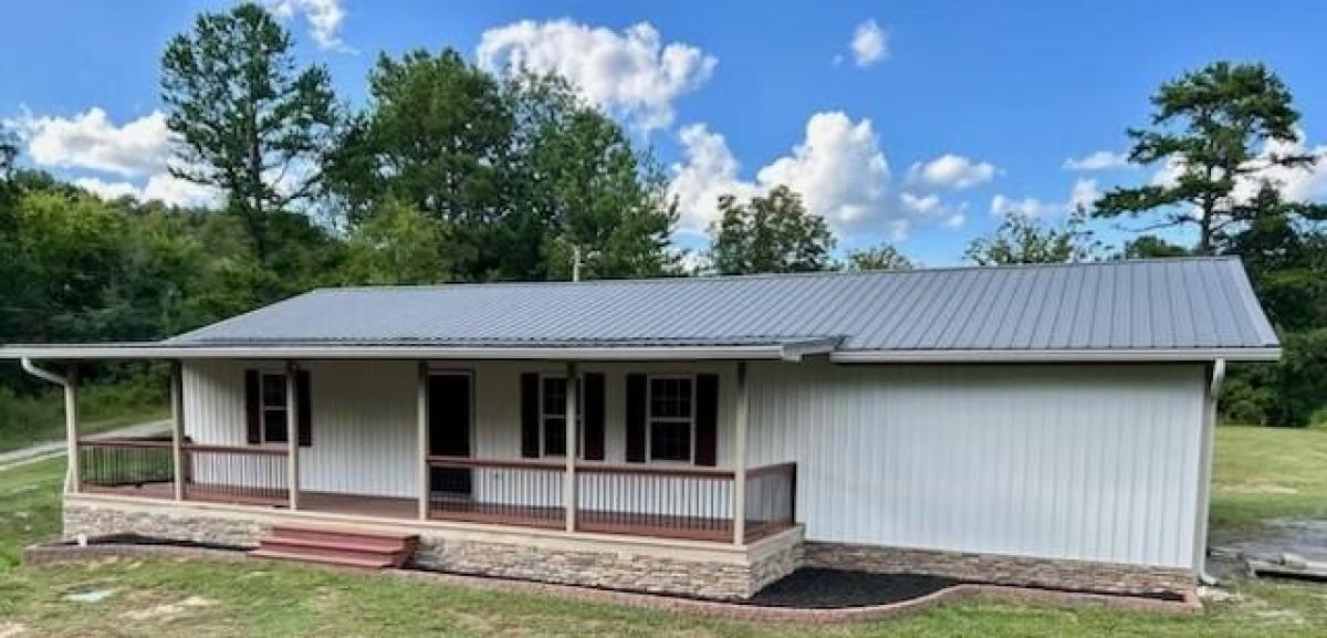 Picture of Home For Sale in Old Fort, Tennessee, United States