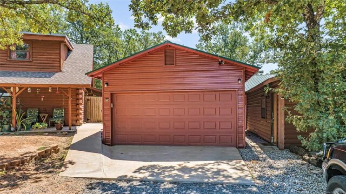 Picture of Home For Sale in Sulphur, Oklahoma, United States