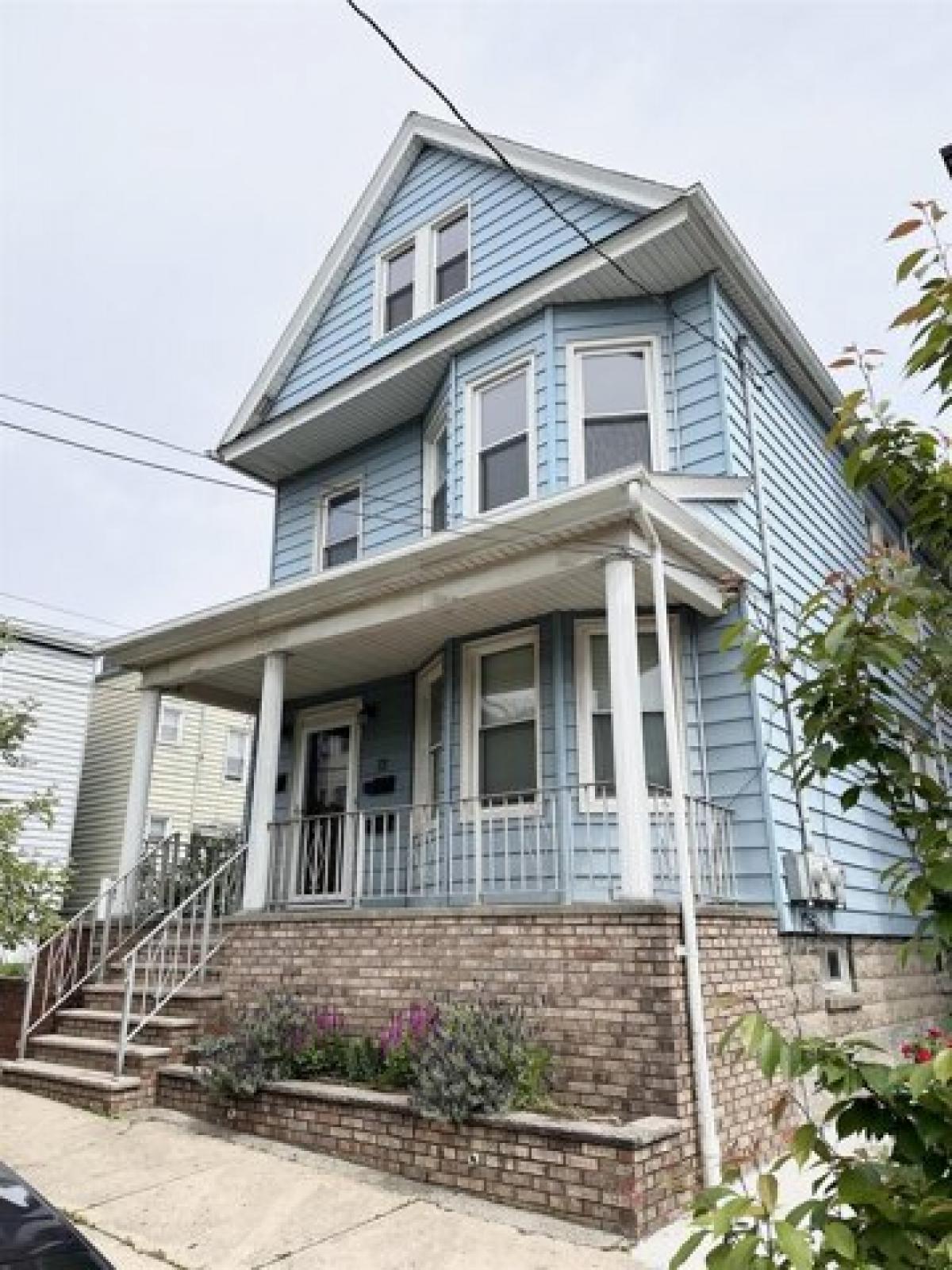 Picture of Home For Rent in Bayonne, New Jersey, United States