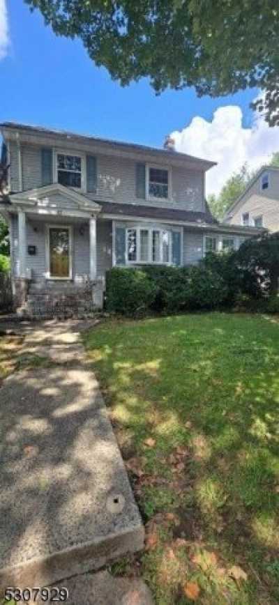 Home For Sale in Maplewood, New Jersey