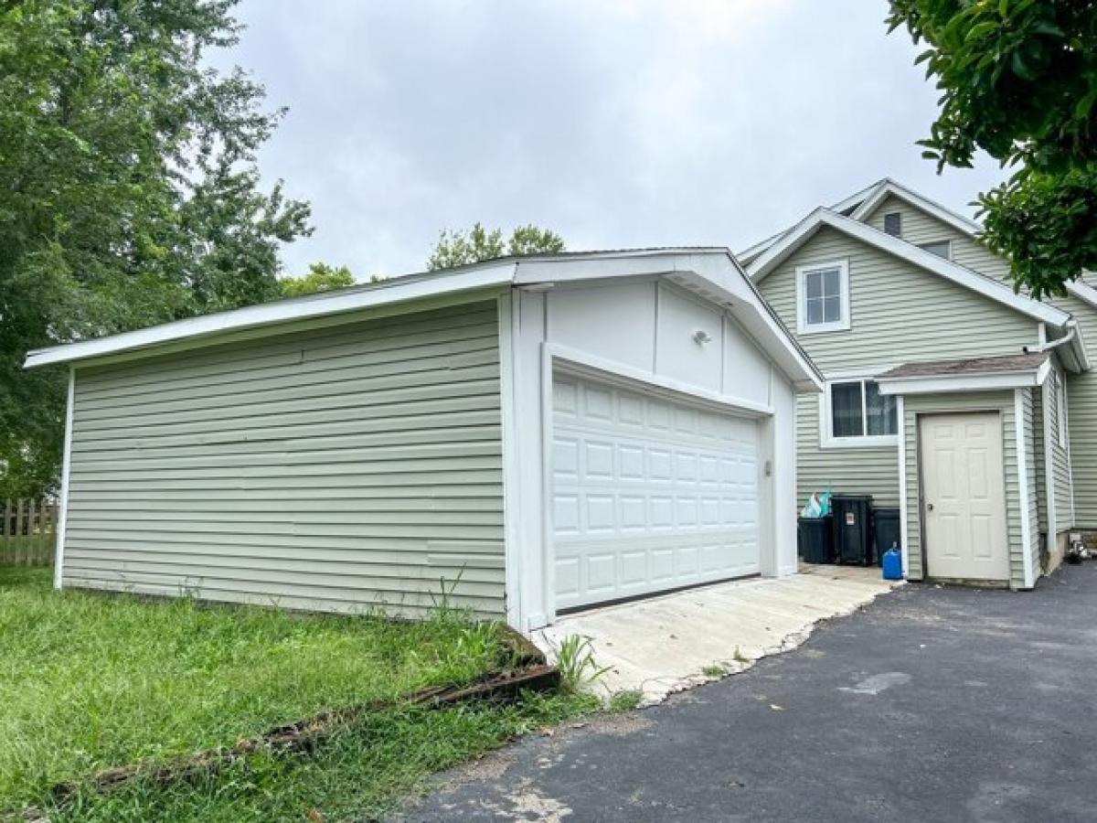 Picture of Home For Sale in Ottawa, Illinois, United States