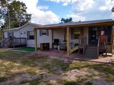 Home For Sale in Morriston, Florida