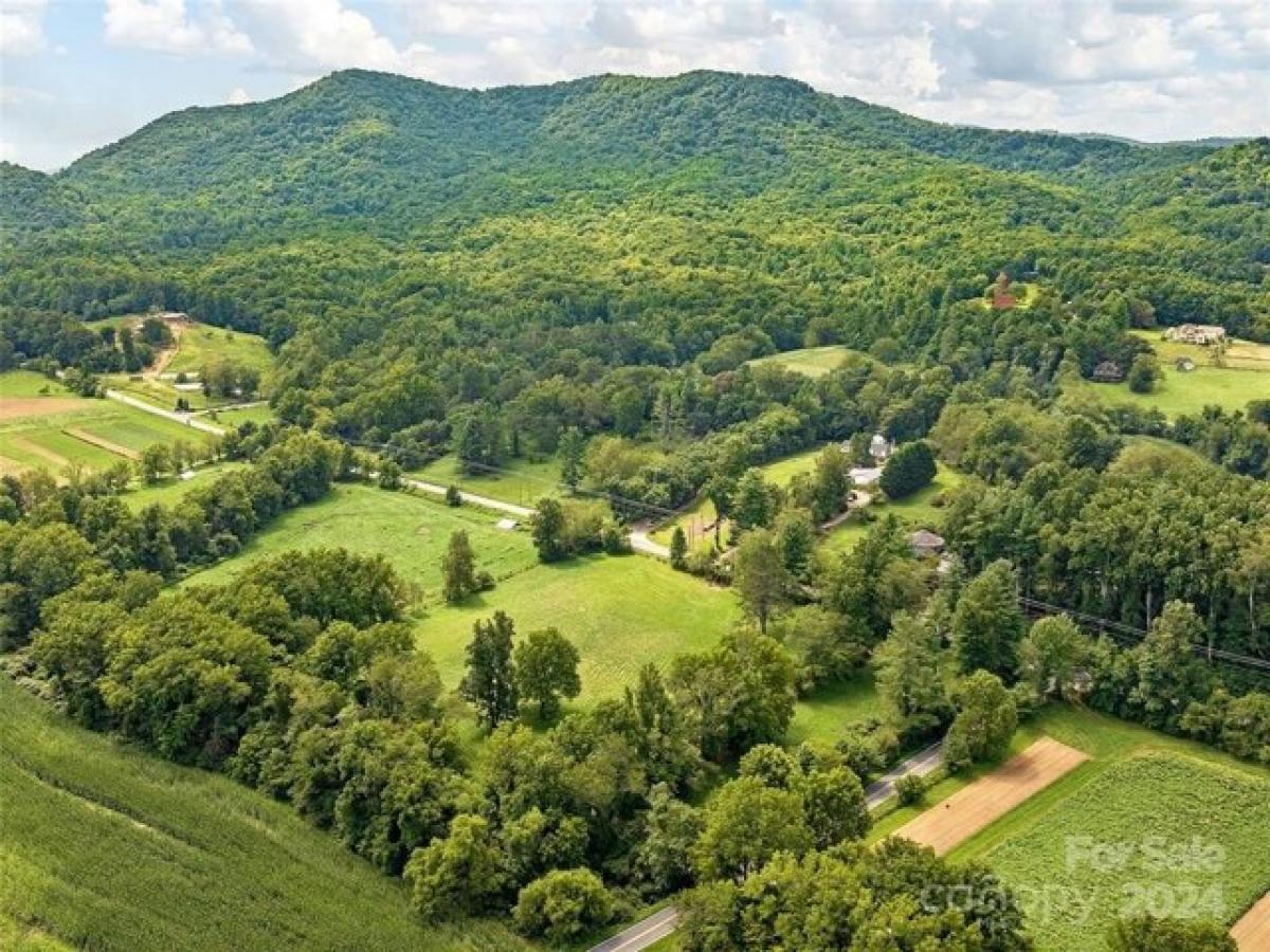 Picture of Residential Land For Sale in Fairview, North Carolina, United States