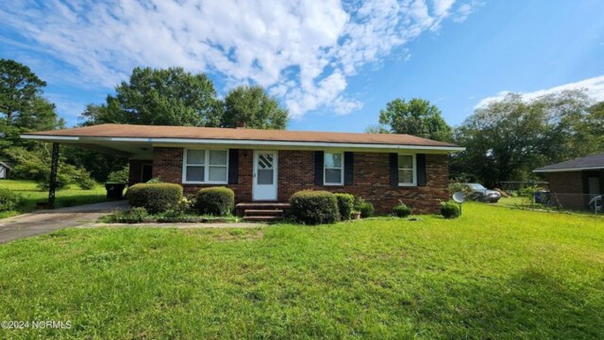 Picture of Home For Sale in Elizabethtown, North Carolina, United States