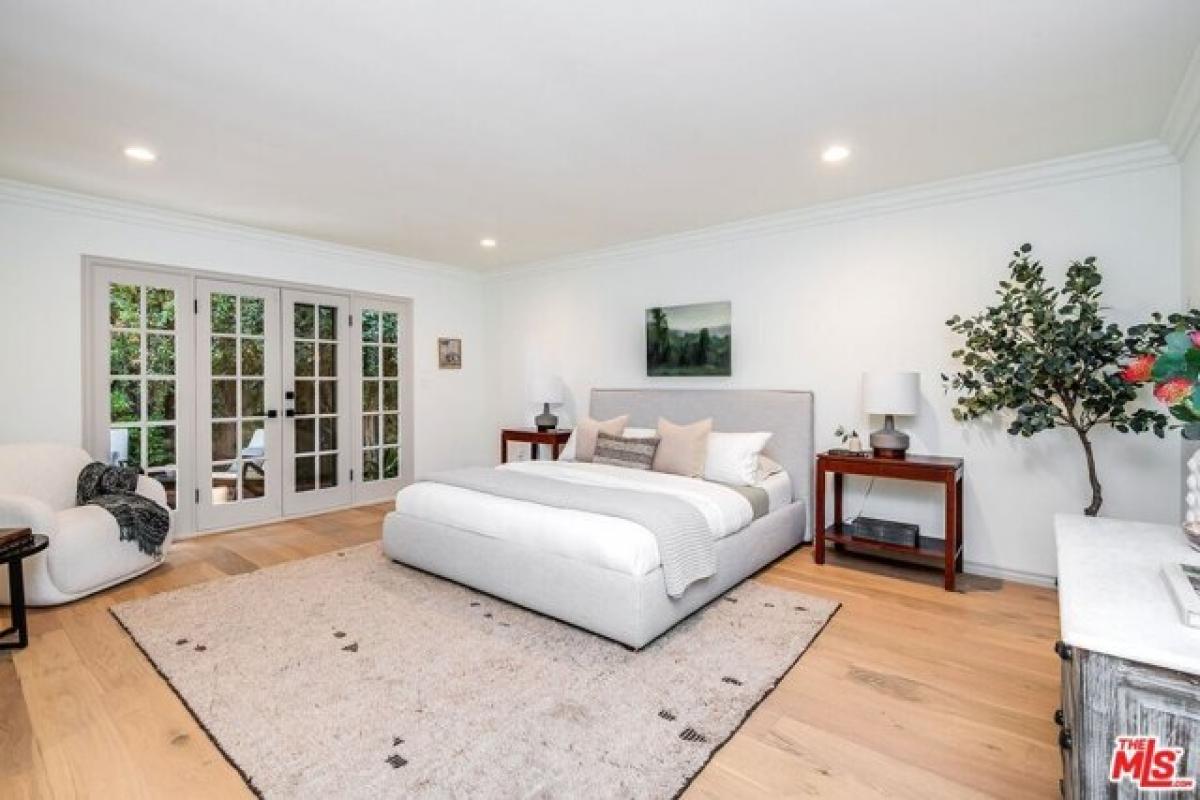 Picture of Home For Sale in Studio City, California, United States