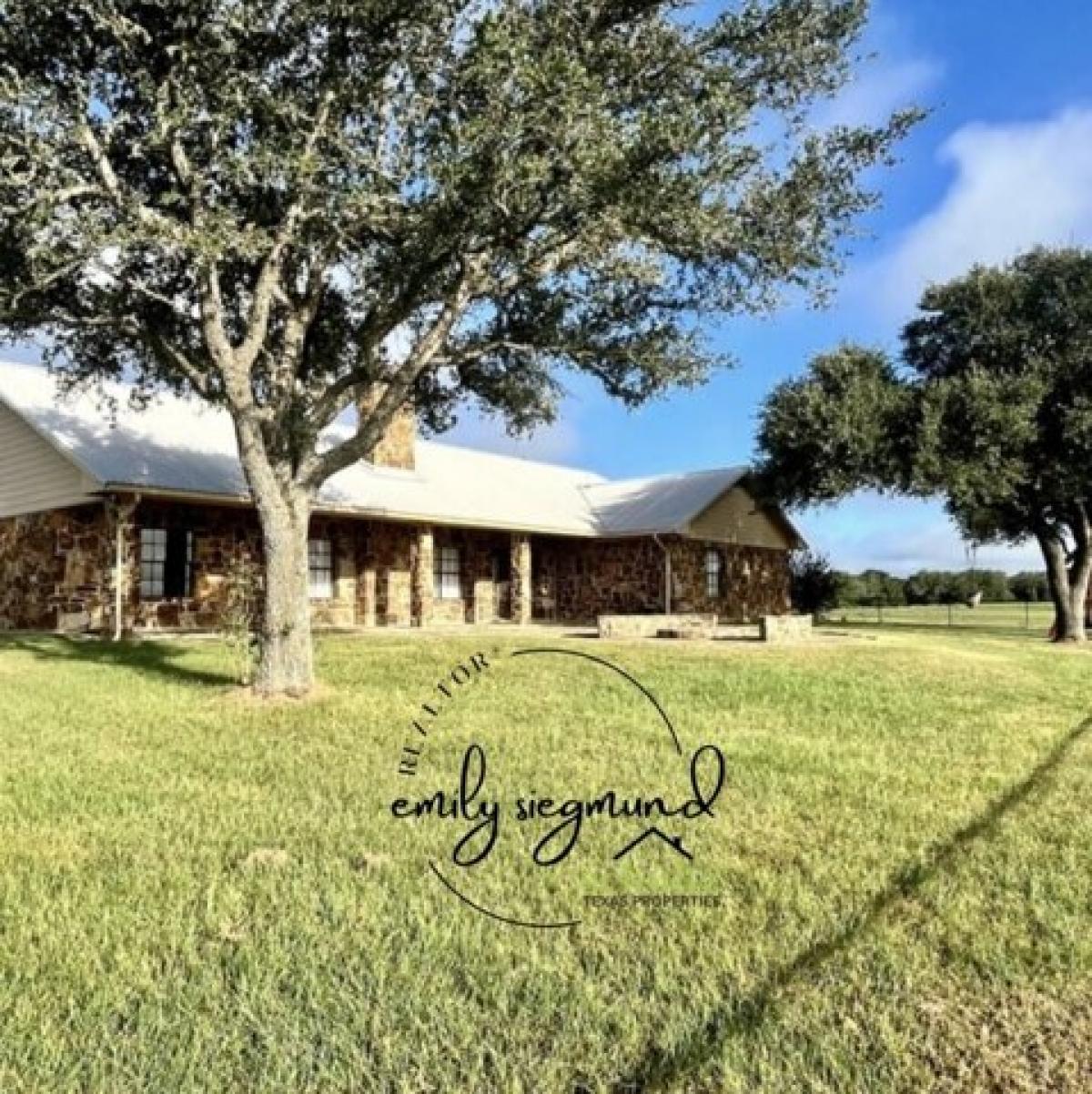 Picture of Home For Rent in Giddings, Texas, United States