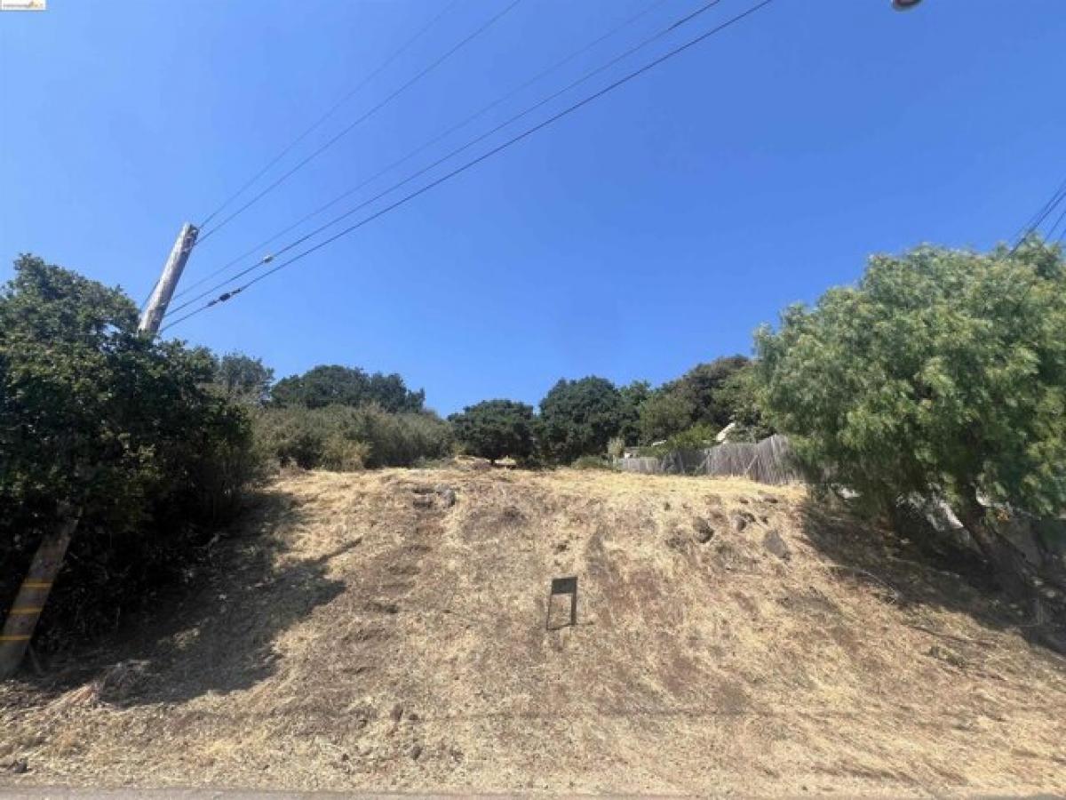 Picture of Residential Land For Sale in Oakland, California, United States