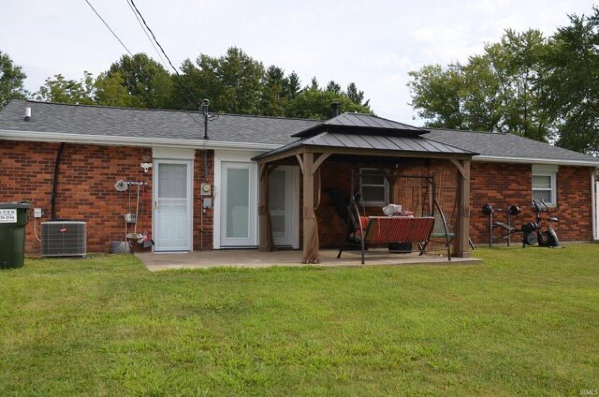 Picture of Home For Sale in Jasper, Indiana, United States