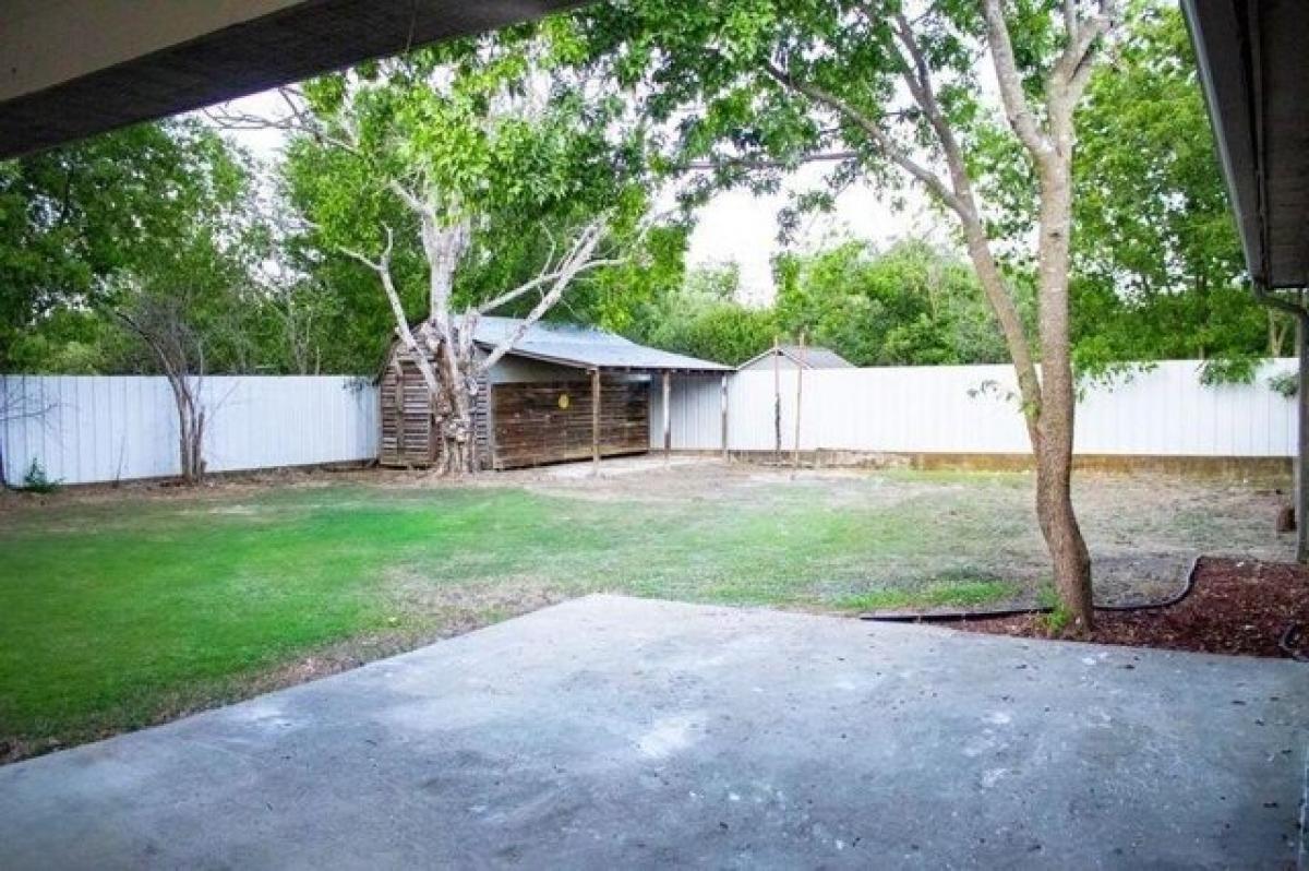 Picture of Home For Sale in Mineral Wells, Texas, United States