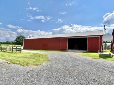 Home For Sale in Russell Springs, Kentucky