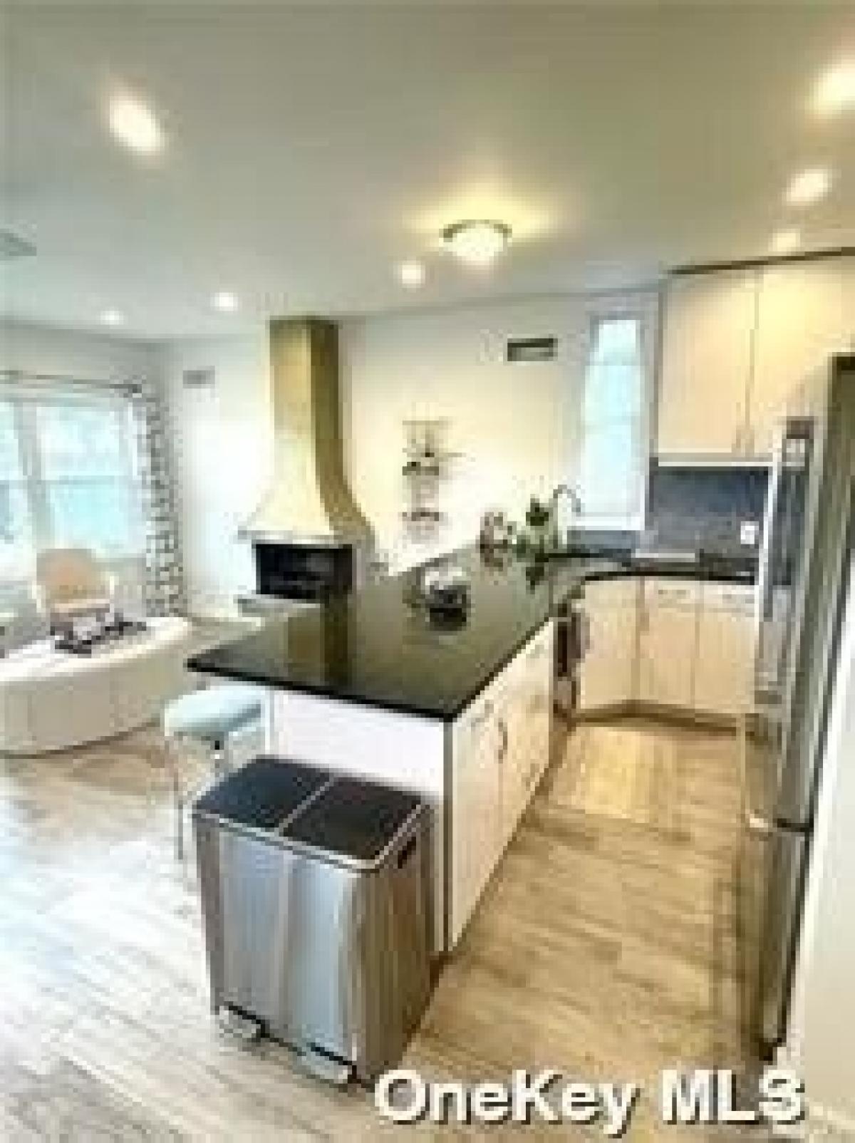 Picture of Home For Rent in Long Beach, New York, United States