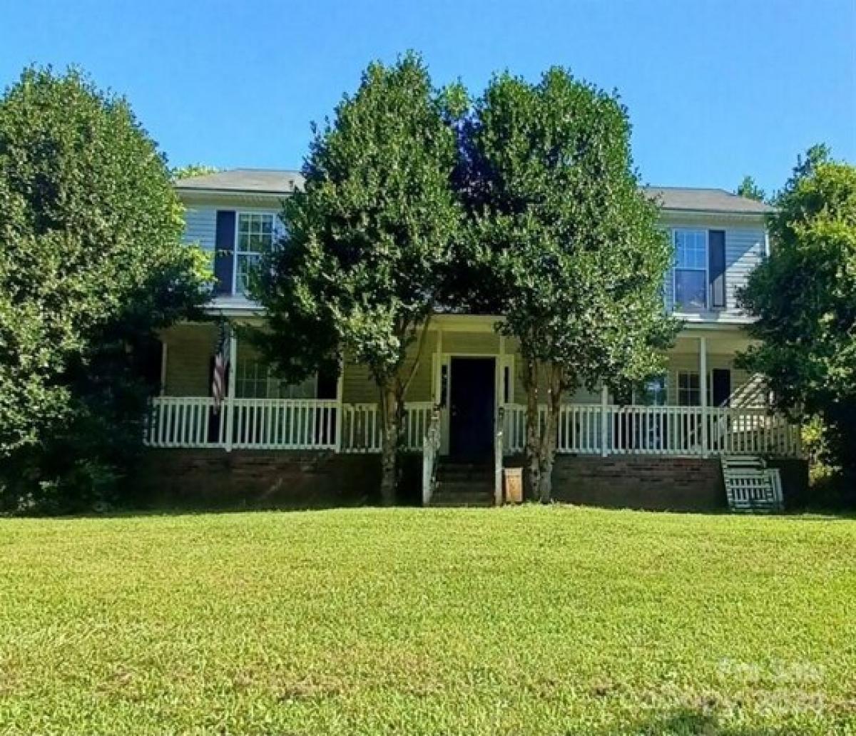 Picture of Home For Sale in Midland, North Carolina, United States