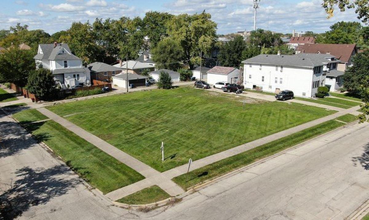 Picture of Residential Land For Sale in Maywood, Illinois, United States