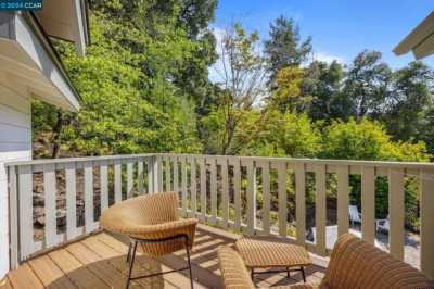 Home For Sale in Orinda, California