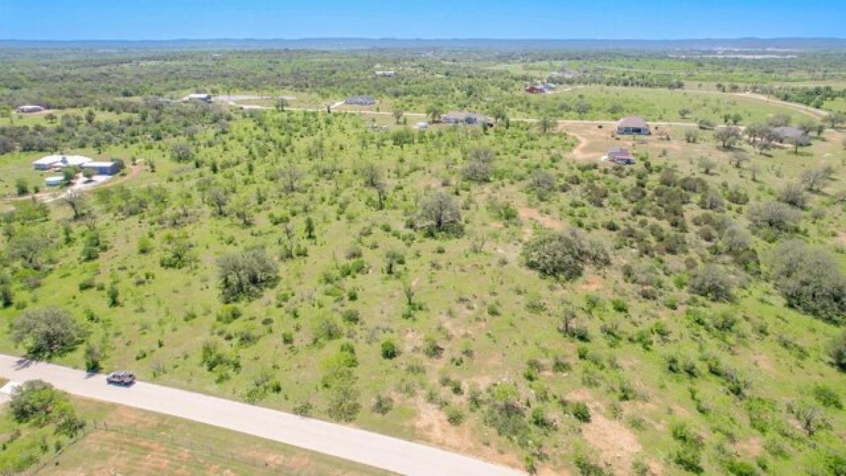 Picture of Residential Land For Sale in Spicewood, Texas, United States