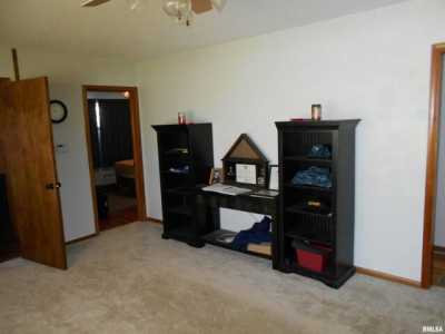 Home For Sale in Good Hope, Illinois