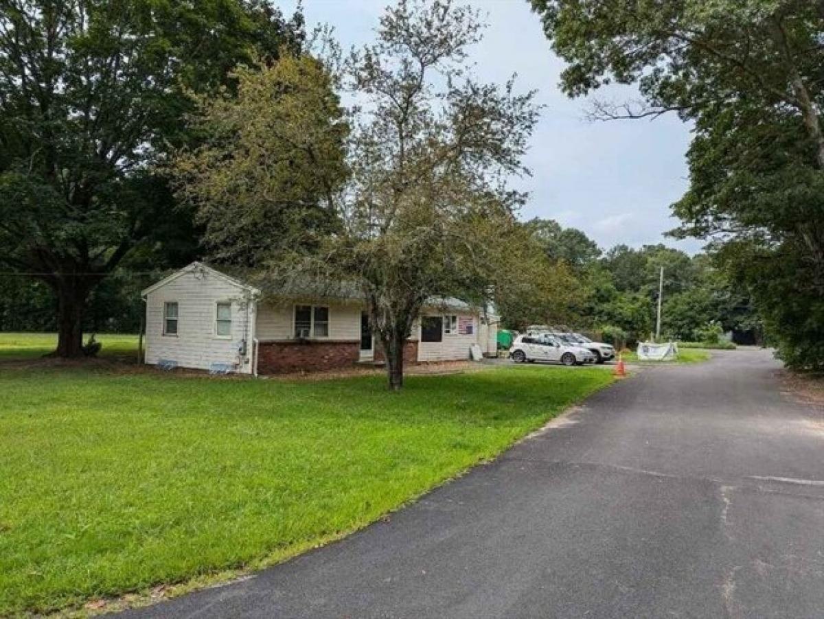 Picture of Home For Sale in North Attleboro, Massachusetts, United States