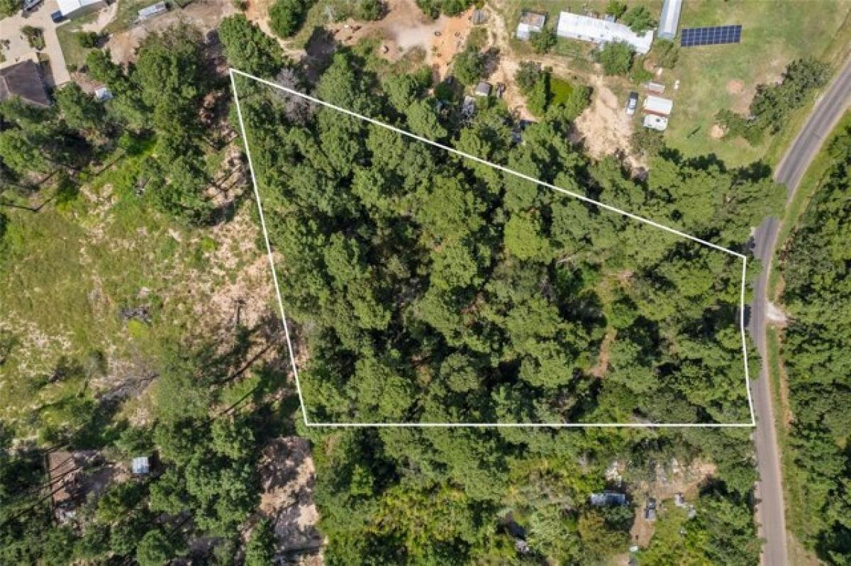 Picture of Residential Land For Sale in Navasota, Texas, United States