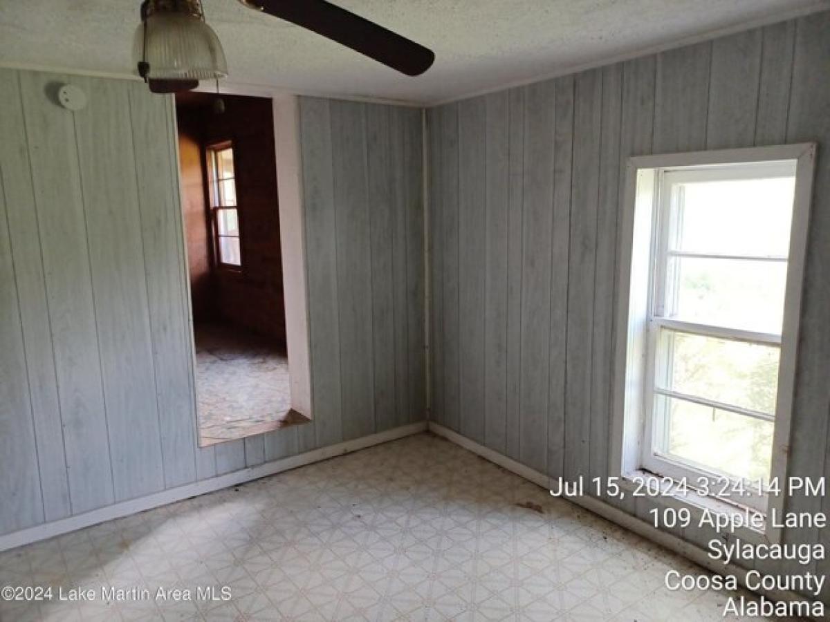 Picture of Home For Sale in Sylacauga, Alabama, United States