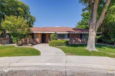 Home For Sale in Taft, California