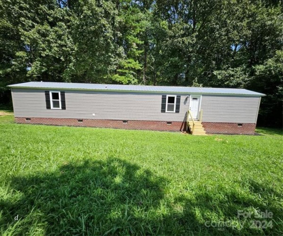 Picture of Home For Sale in Rutherfordton, North Carolina, United States